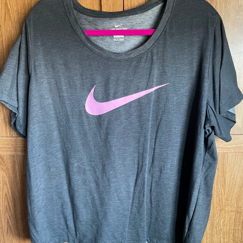 Nike Women's Charcoal Tee with Pink Swoosh